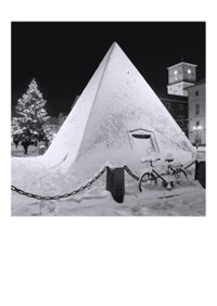 postkarte pyramide schnee