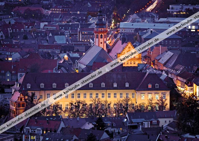 Postkarte Karlsruhe: Stadtteil Durlach mit Schloss, ev. Stadtkirche und Rathaus